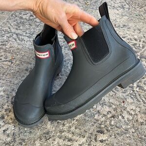 ￼ Hunter Chelsea ankle boots size 7￼ charcoal